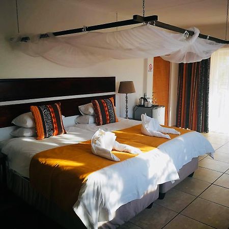 Tshukudu Game Lodge - 호에드스프뤼트 외부 사진